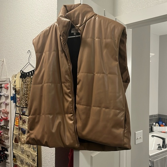 Faux leather vest - brown - size large - Picture 1 of 1